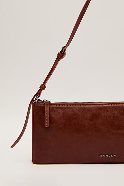 Manuka Bageta s hnědým tenkým popruhem