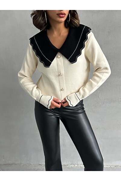 BEJNA Női ekrü galléros részletes kötöttáru blúz