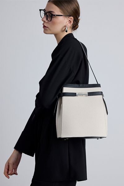 Manuka Beigefarbene Baguette-Tasche aus Milo-Canvas