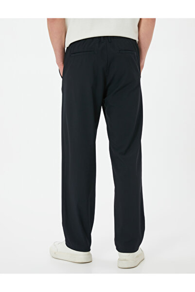 Koton Stoffhose mit Knopftaschendetail