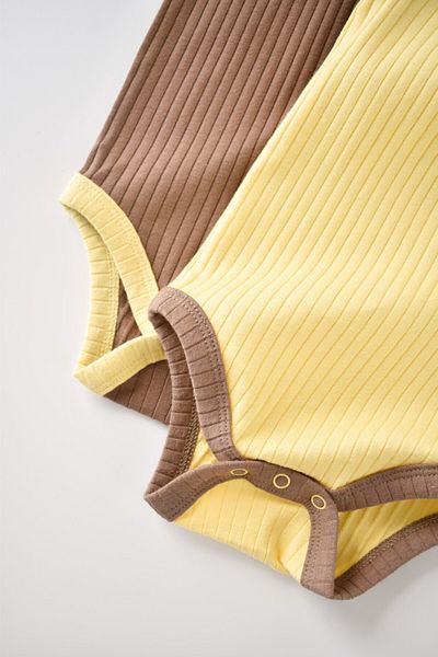 BabyCosy Set 2 body-uri fara maneci Ribana Bebe Unisex- Vanilie/Maro BabyCosy