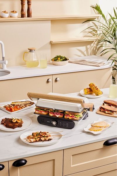 Karaca Premium 2400W Gastro Grill - Grill and Toaster, Wood Craft, 6 Slice Capacity