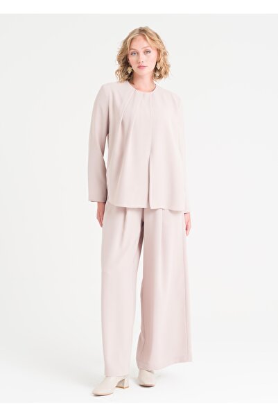 Armağan Yakası Pile Detaylı Pantolonlu Takım
