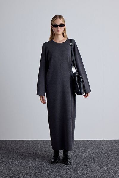 Manuka Anthrazitfarbenes Strickkleid zum Binden