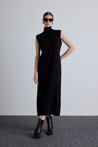 Manuka Ärmelloses Strickkleid mit hohem Kragen in Schwarz