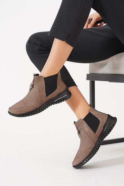 Moda Pie Γυναικείες μπότες Valer από γνήσιο δέρμα - Τριγωνική πόρπη, Sand Nubuck