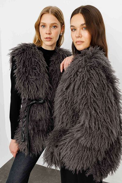 Hooopstore Selection Fluffy Feather Anthracite Vest