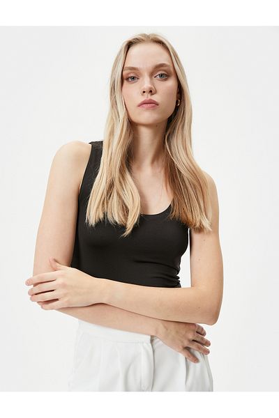 Koton Základní sportovní obuv Slim Fit s výstřihem do U