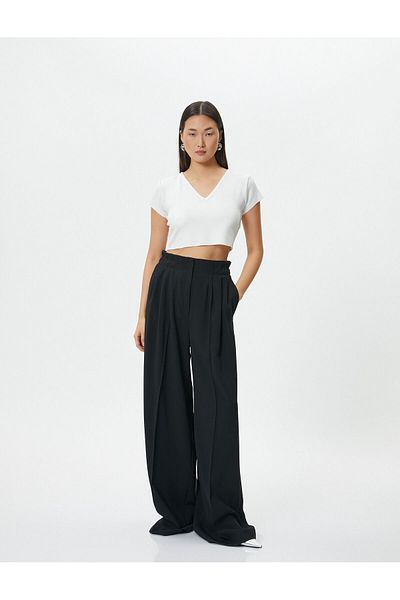 Koton Crop T-shirt με κοντό μανίκι V-λαιμόκοψη