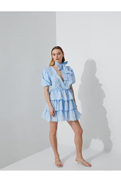 Koton Minikleid aus Baumwolle – Volant, Ballonärmel und Rüschen mit Schleifendetail