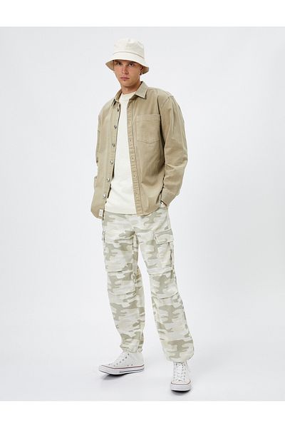Koton Camouflage-Cargo-Fallschirmhose mit Stoppertaschen-Detail