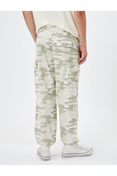 Koton Kamuflážní kalhoty pro nákladní padáky s detailem zarážkové kapsy