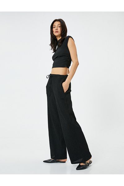 Koton Hose mit weitem Bein, geschnürter Taille und strukturierten Taschen