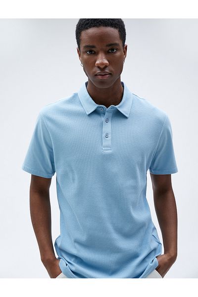Koton T-Shirt mit Polokragen, strukturierten Knöpfen, schmaler Passform und kurzen Ärmeln