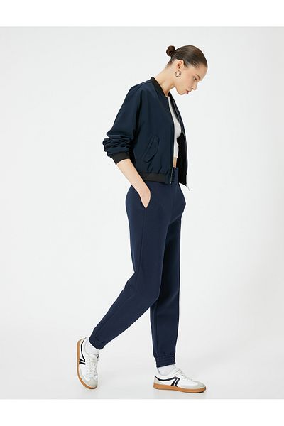 Koton Ανυψωμένο Jogger Sweatpants Άνετη εφαρμογή με ψηλόμεσες τσέπες