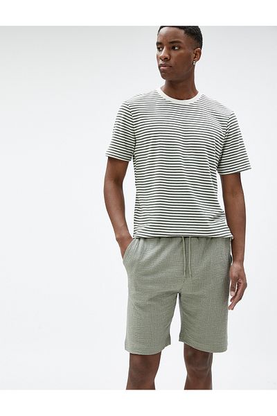 Koton Basic-Bermudashorts in schmaler Passform mit Spitzen-Taillentaschendetail