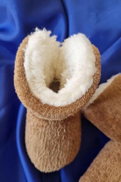 Trade Bazaar 0-9 Months Baby Slippers - Plush, Non-Slip Sole and Furry Booties
