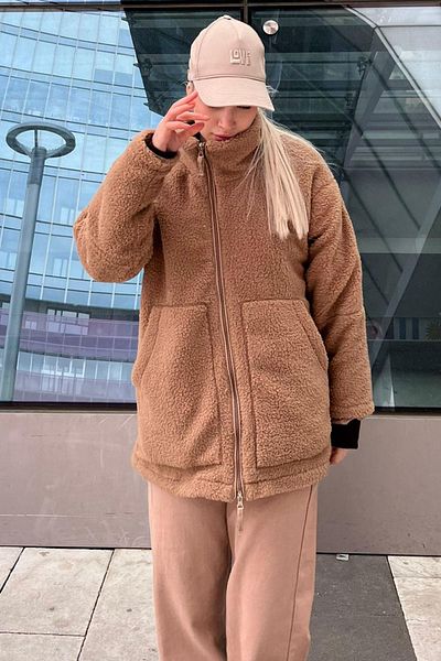 Madmext Beigefarbener Plüschmantel mit hohem Kragen und Taschen MG1948