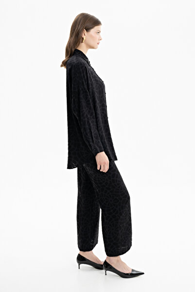 Aker Yakası İşleme Detaylı Bluz