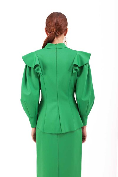 Aker Kolları Volanlı Örme Bluz