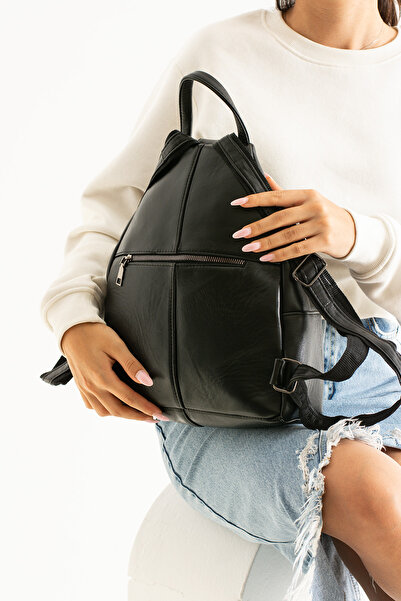 By EDUU Luxusní dámský batoh z pravé kůže v černé barvě