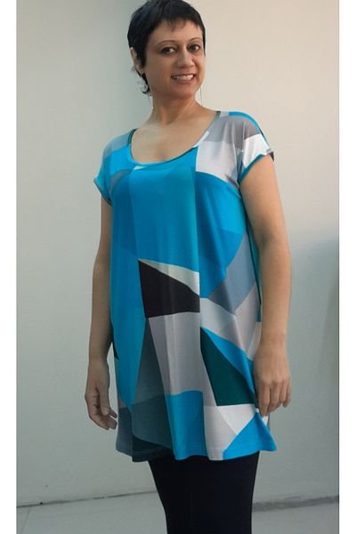 Mertcan Butik Tricou din viscoză pieptănată cu mâneci joase, cu imprimeu albastru alb-negru