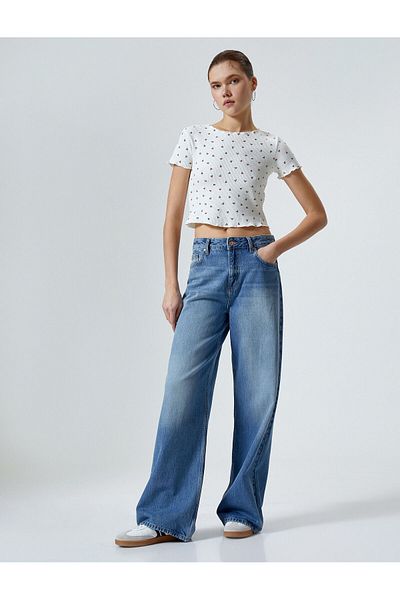 Koton Třešňové tričko Crop T-Shirt Crew Neck Krátký rukáv Texturovaná bavlna
