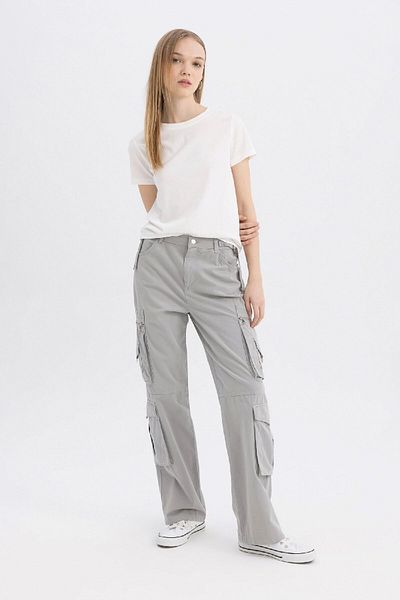 DeFacto Coool Gabardine-Hose mit gerader Passform und Cargotaschen B6873ax24sp