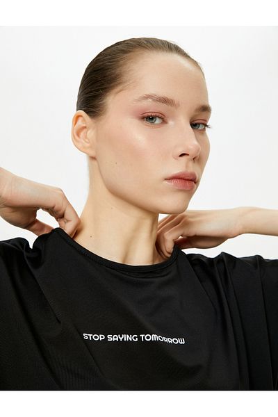 Koton Tricou Sport Crop Mânecă Scurtă Decolteu Crew Imprimat Potrivire confortabilă
