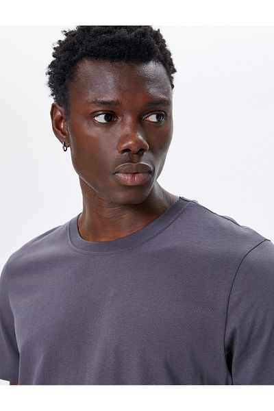 Koton Basic-T-Shirt, schmale Passform, Rundhalsausschnitt, kurze Ärmel