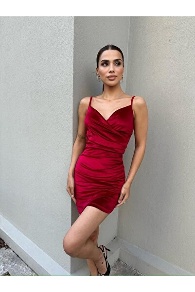 MERIH COLLECTION Kadın Kadife Askılı Eteği Volanlı Dekolteli Mini Elbise