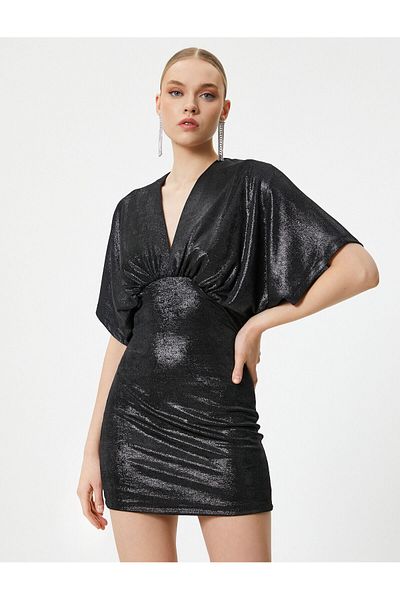 Koton Mini Glänzendes Abendkleid Fledermausärmel V-Ausschnitt Slim Fit