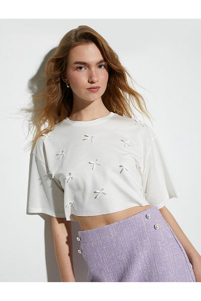 Koton Crop T-Shirt Φιόγκος με λεπτομερή λαιμόκοψη με κοντό μανίκι βισκόζη