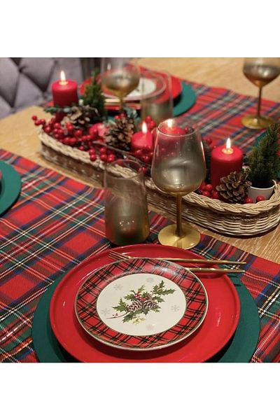 Soft Kare New Year's 2-Piece Service Runner