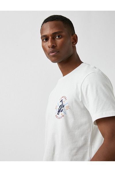 Koton T-shirt z nadrukiem Dalekiego Wschodu i okrągłym dekoltem