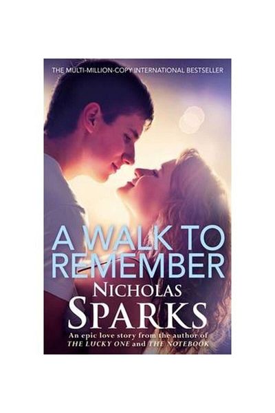 Sphere Books Μια βόλτα για να θυμάστε - Nicholas Sparks