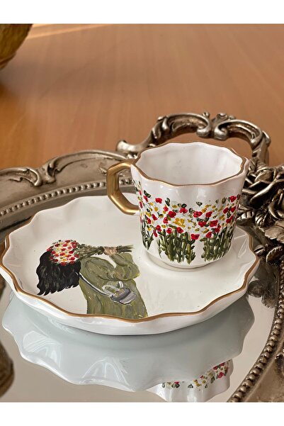 Store Özel Tasarım El Boyaması Çiçek Tutan Kız Temalı Türk Kahvesi Fincanı