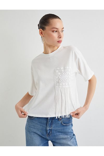 Koton T-Shirt mit Quasten und Spitzendetail, kurzärmlig, Rundhalsausschnitt, Baumwolle