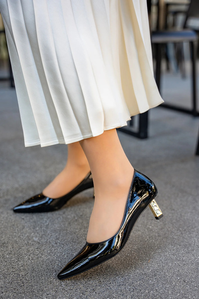 LAMİNTA Novas Siyah Rugan Taşlı Topuk Detaylı Kadın Topuklu Ayakkabı