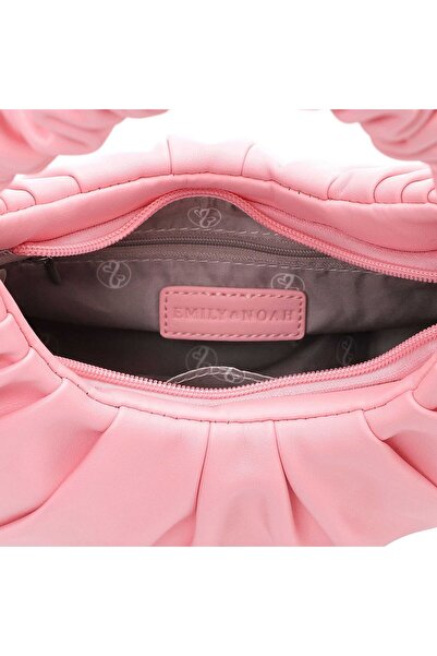 Emily & Noah E&N Bianca Beutel