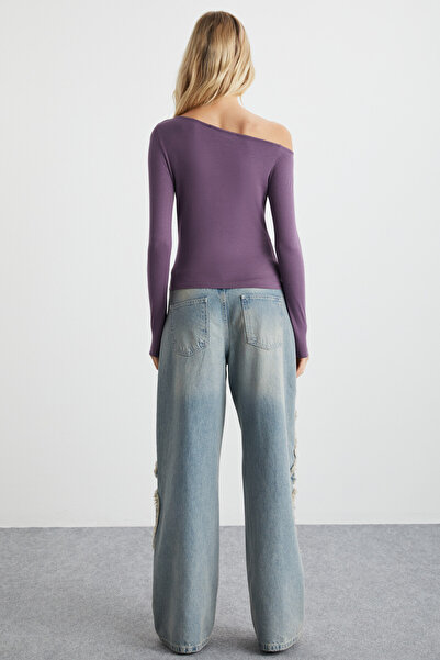 GRIMELANGE Emely Kadın Viskon Likralı Kayık Yaka Tek Omuz Dekolteli Mürdüm Bluz