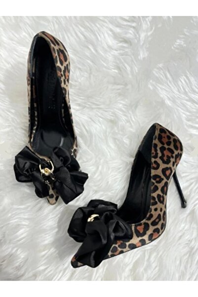 Park Moda İnce Topuk Leoparlı Fiyonklu Gold Detaylı Özel Tasarım Şık Stiletto...