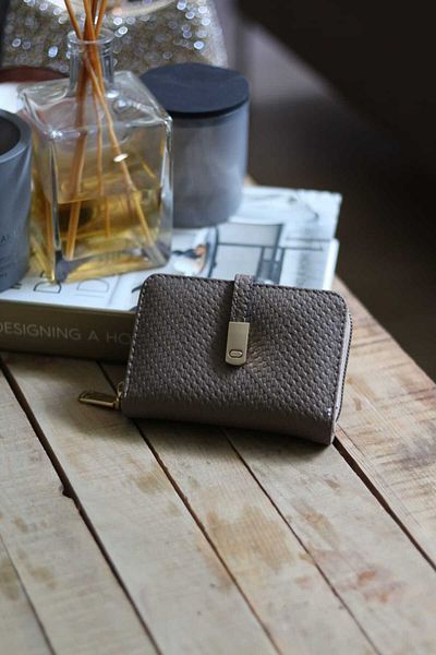 Moom Bag Women's Mink Textured Card Holder Detailed Small Size Wallet