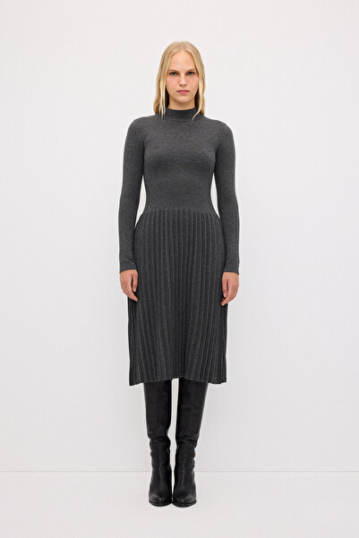 adL Pileli Triko Elbise