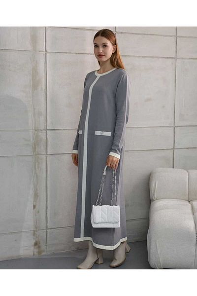 QUAWEAR Crew Neck White Color Stripe Full Length Stretchy Mercerized Fabric Hijab Dress