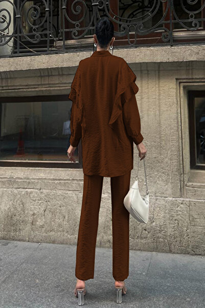 Cockatoo Γυναικείο πουκάμισο με βολάν στους ώμους με λεπτομέρεια και διπλό σετ με τσέπες Pantalon