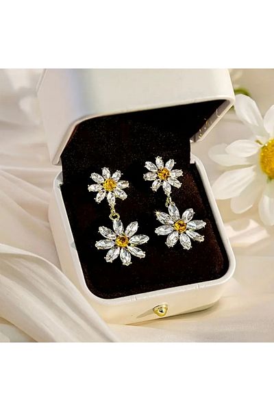 ER TAKI Stoned Gold Colored Daisy Design Stylish Engagement Henna Wedding Wedding Evening Dress Earrings