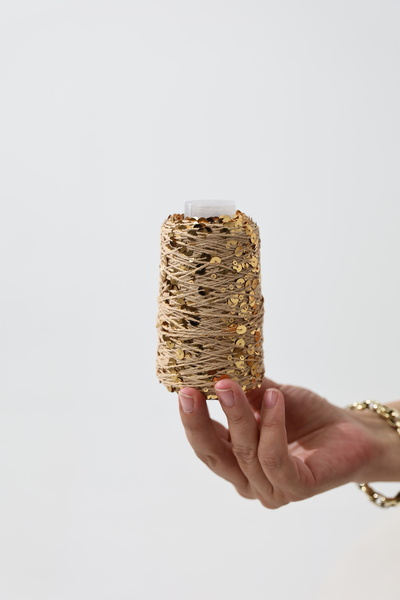 MODUMUZ RAHATLIK Pullu İp 100 gramlık bobinlerinde 320 metre uzunluk Pul Boyutu: 3mm+6mm