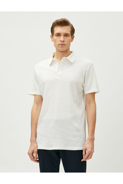 Koton T-Shirt mit Polokragen, strukturierten Knöpfen, schmaler Passform und kurzen Ärmeln