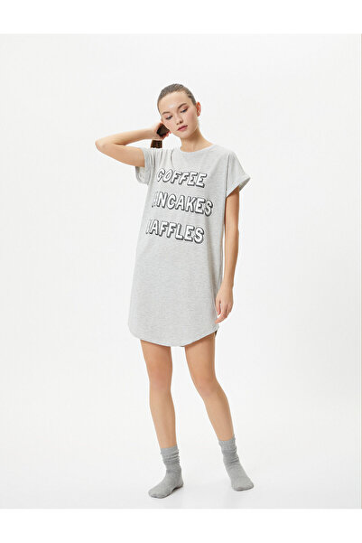 Koton Cămașă de noapte cu mânecă scurtă imprimată decolteu